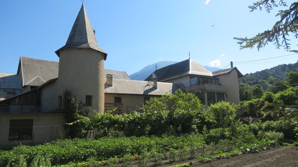 La Tour